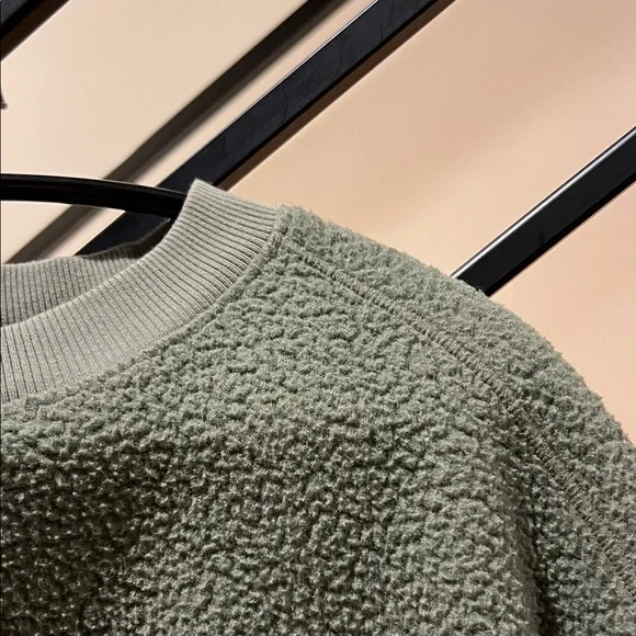 Everlane Olive Green Women's Sweater - Picture 2 of 2